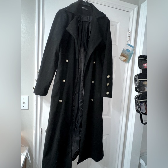 Lapel Neck Overcoat. - Picture 2 of 2